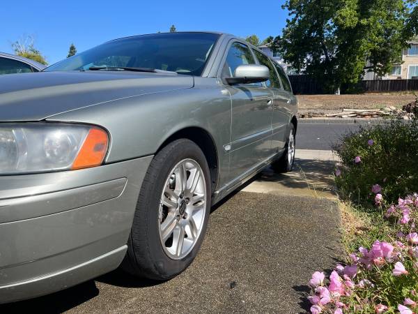 2006 Volvo V70 - Needs Some Wrenching - $1,100 (concord / pleasant hill / martinez)63512995275137121