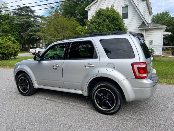 2012 Ford Escape XLT (super clean) - $5,000 (newport news)63621737059715123