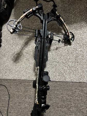 Crossbow package, Powerful, Fast Centerpoint Amped 415 crossbow 1