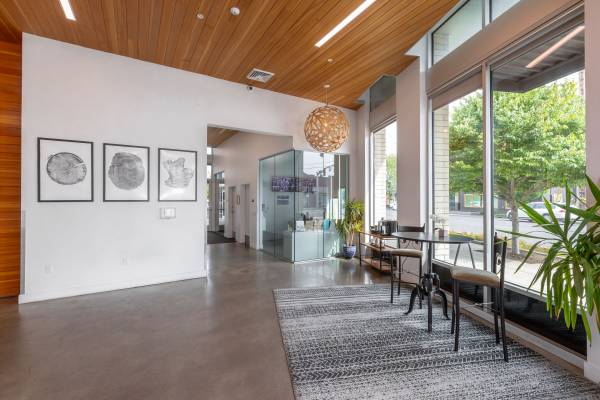 $1,637 / 2br - 925ft2 - 🔥 ACT FAST: Cute & Comfy 2BR/1BA for an Unbeatable Price! (LENTS/Woodstock/Foster/Clackamas/Portland)63672601326337122