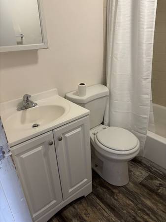 $1,650 / 3br - 3 Bedroom Apartment for Rent Bridgeport (Columbia St) (Bridgeport)63854479981953123