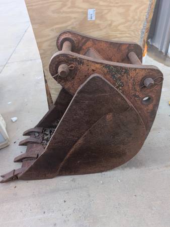 Case 16" Wide Case Excavator Backhoe Trackhoe Bucket Scoop 1