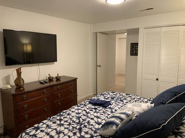 $1500.00 / 1br - 150ft2 - Private bedroom in single family home with beautiful landscaping and p63916757795587124