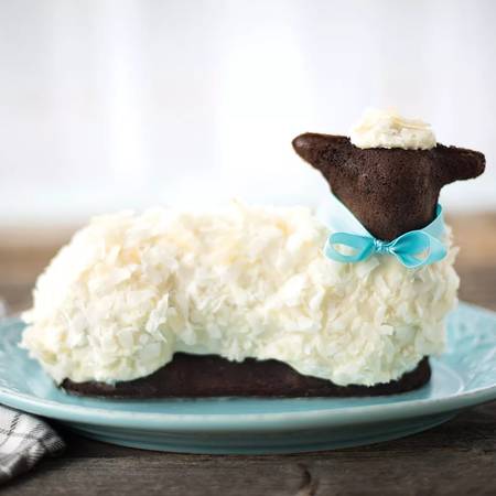 **** 3D **** Lamb Cake Pan **** NEW **** Easter **** Nordic Ware **** - $20 (Kenosha)63441466688897121