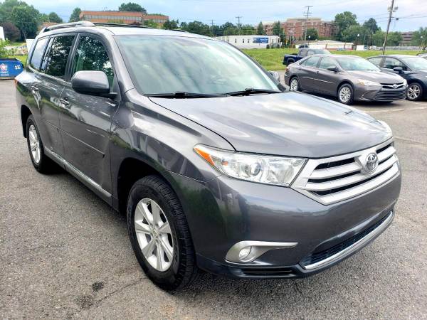 2011 Toyota Highlander Base 4WD COMPLIMENTARY 3 MONTH WARRANTY! - $11,900 (+ AUTO BANK II - GOOD/BAD/NO CREDIT OKAY!)63487240045313122