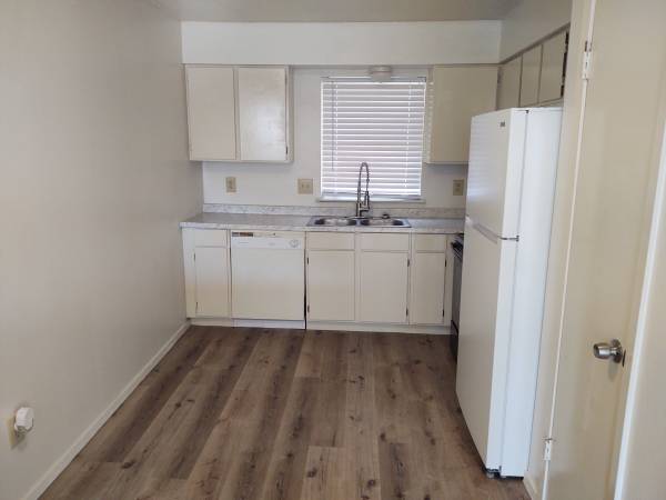 $775 / 2br - 700ft2 - 2 BR 1 BATH APARTMENT IN CARTHAGE TX (CARTHAGE)64037560043395120