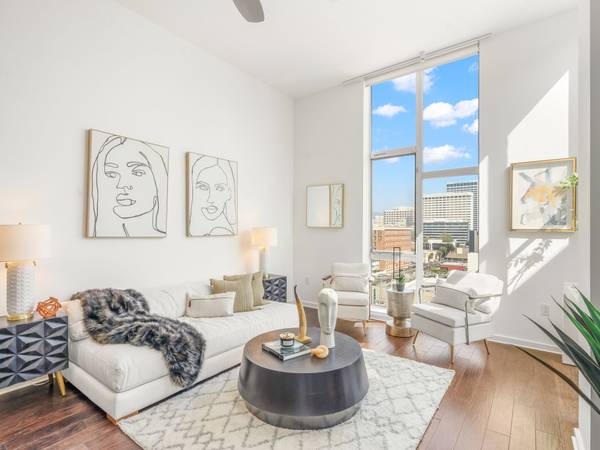 $3,000 / 1br - 862ft2 - Uptown Place Penthouse One Bed/One Bath (oakland downtown)63938630364675121