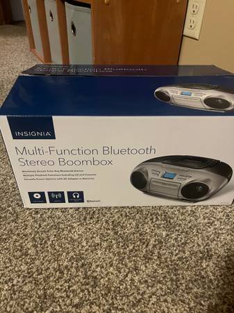 Insignia Multifunction Bluetooth Stereo Boombox 1