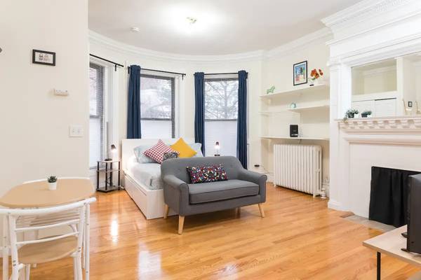 $1,800 STUDIO ON BOYLSTON STREET CLOSE TO FENWAY, KENMORE, BACK BAY (Back Bay)63690775308289124