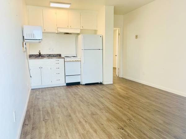 $2,295 / 1br - 600ft2 - 1BD/1BA LOCATED BETWEEN THE BEACH & MISSION BAY! 1BD/1BA - $2,295/mo (825 Niantic Ct, Apt 9)63663752869763123