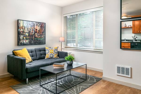 $1,195 Pet Friendly Studio @ Irvington Gardens! Come Tour! (NE Portland, Lloyd District, Irvington)63914741048323123