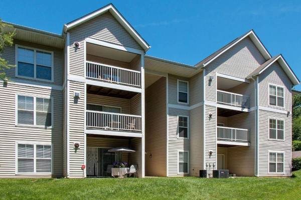 $2,335 / 3br - 3/bd 2/ba, Patio/Balcón, Ubicado en Owings Mills (201 Owings Gate Court, Owings Mills, MD)63694891733379124