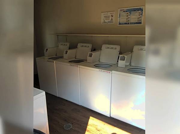 $1,395 / 1br - Mascotas Siempre Bienvenidas y Tiendas de Abarrotes Cercanas + 1Hab en Arden (Sacramento)63791080712193122