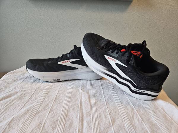 Brooks Ghost Max 2 Running Shoes For Sale 1