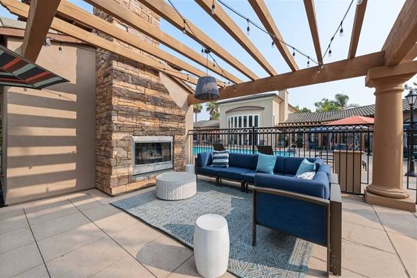$3,299 / 2br - 1086ft2 - Aire Acondicionado Central, Electrodomésticos de Acero Inoxidable, 2 habitaciones (1850 Thibodo Rd, Vista, CA)63663871980673122