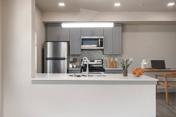 $1,825 / 2br - ONE MONTH FREE! Gorgeous Apartments with Views63935321145091123