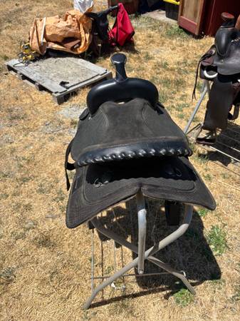 Multiple saddles and tack for sale - $200 (sonoma)63471132090241124