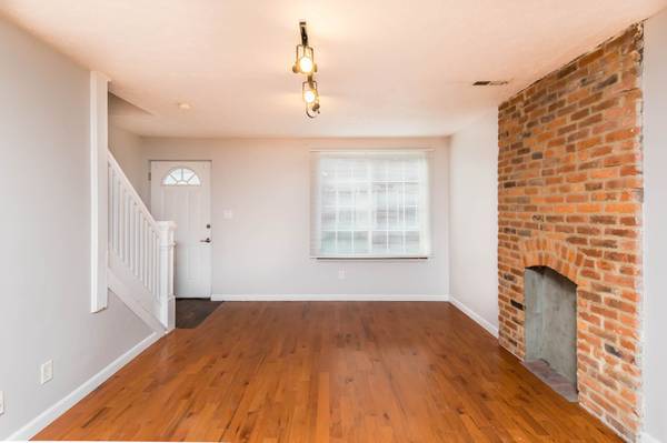 $1,300 / 2br - 1100ft2 - Hermoso Townhouse de 2 Dormitorios Reformado (Olde Towne East)63663836187009122