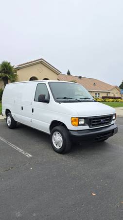 2007 Ford econoline E-150 71k miles 1