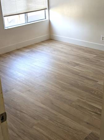 $990 / 1br - 144ft2 - Large B/R (Hardwood Floor) in a Spacious Townhouse (San Diego)63998604972802121