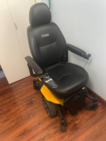 Jazzy Pride scissor lift wheelchair 1