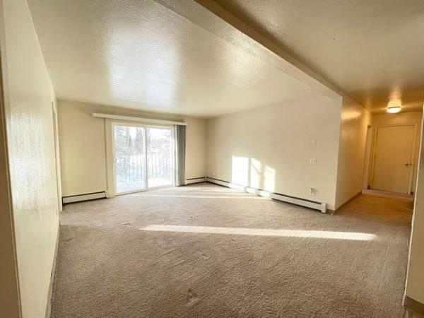 $2,005 / 3br - 1066ft2 - Your search stops here! Exquisite views can be yours! 3 bed / 1 bath (Anchorage - Near Campbell Park)64014001380737123