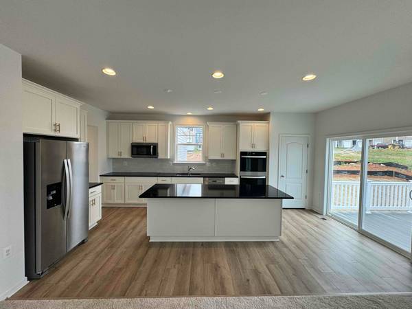 $2800.00 / 4br - 2400ft2 - Modern 4 - Bedroom Home with Upgraded Features – Available for Rent63953078416259122