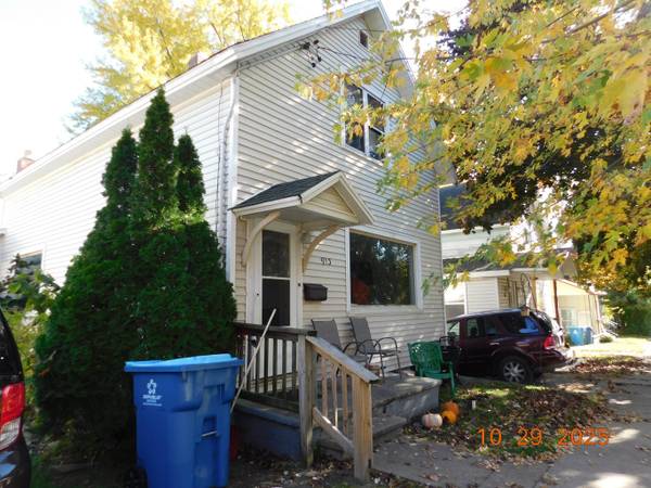 $129,900 3-bed, 2 bath home with LAND CONTRACT TERMS AVAILABLE! (Manistee, MI)64308161704449121