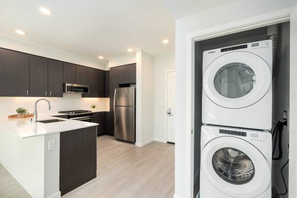 $3,696 / 1br - 742ft2 - 1 bedroom, 24/7 Package Locker System, Private Patios (mountain view)63890429018755120