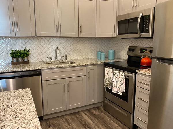 $2,110 / 2br - 627ft2 - Income Limits, All-Inclusive! (Amherst)64017045069186120