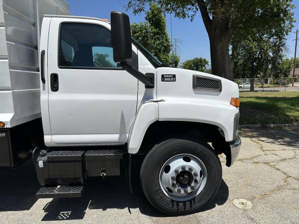 2009 GMC Topkick C-6500 Chipper - Photo 11