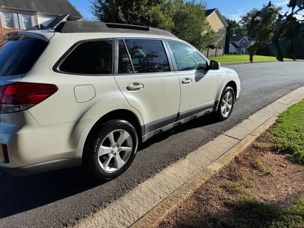 2014 Subaru outback - $2,900 (Cumming)63620105951491124