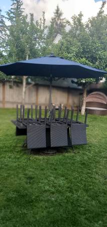 Outside table on chair and umbrella - $900 (Bellevue)63470088483203122