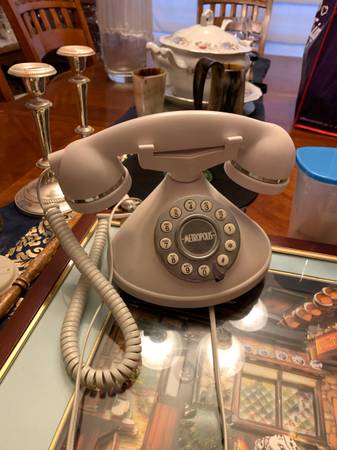 Telephone vintage push button 1