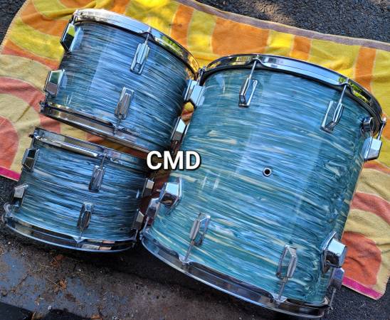 Vintage Pearl /MIJ re/wr toms blue oyster pearl drums 1