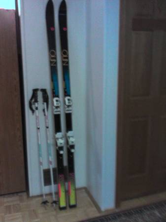 SNOW SKIS 1