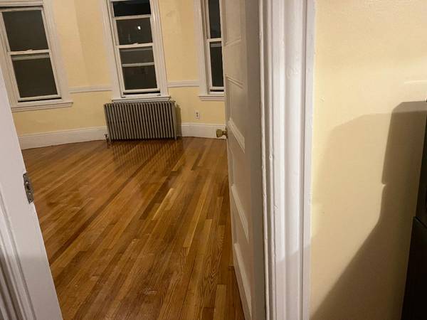 $2,100 1 and 2 Bedroom Apartments for rent in Medford, MA $2100-$2600 (Medford)63856336933507122