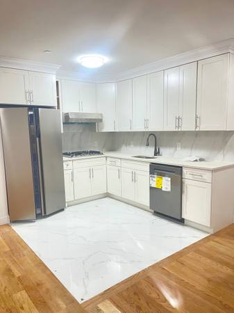 $4,500 / 4br - 4 br duplex $4500 (Bayside)64033633118721124