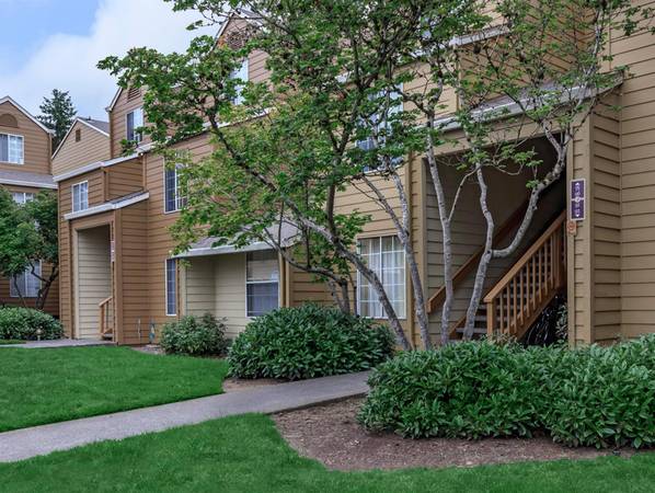 $1,650 / 2br - Apartamento cómodo de 2 habitaciones con garaje en el lugar, clubhouse enorme + Tigard (Tigard)63841709257729123
