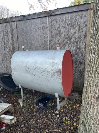 2 400 gallon fuel tanks 1