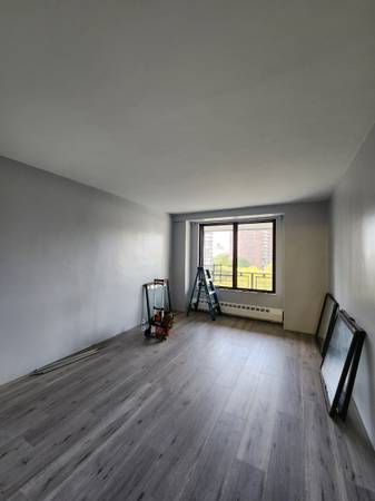 $2,600 / 1br - 1 bedoom with balcony ALL UTILITIES IN new apartment doorman building (REGO PARK)63912046632835124