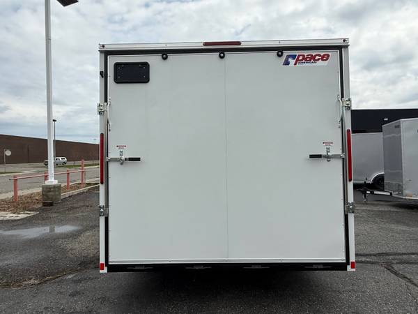 Remolque cerrado para automóviles Pace American 2025 - $10,900 (Billings)63470660571137124