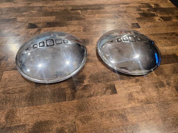 Vintage Hubcaps 1