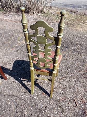 Throne Chair 1