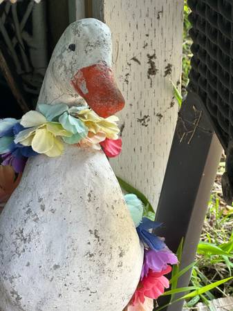 Antique concrete goose 1