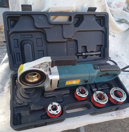 Electric pipe threader 1
