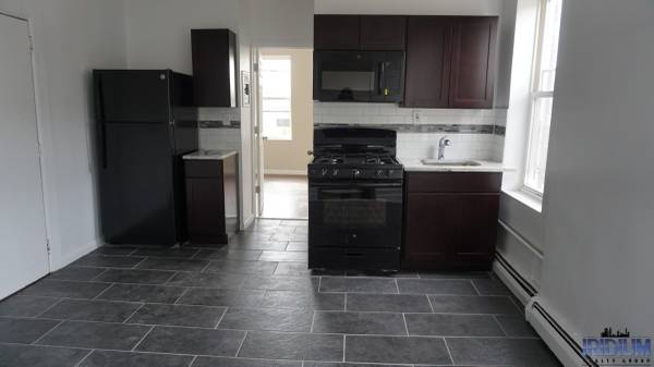 #*#SECTION 8 SPECIAL!=BEAUTIFUL 1 BEDROOM=HEAT & HOT WATER INCLUDED#*# 1
