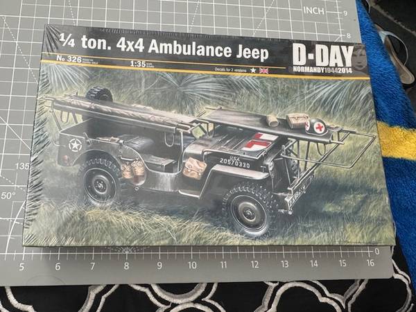 Italeri Plastic Model kit 1/35 Scale 1/4 ton. 4x4 AMBULANCE JEEP WWII 1