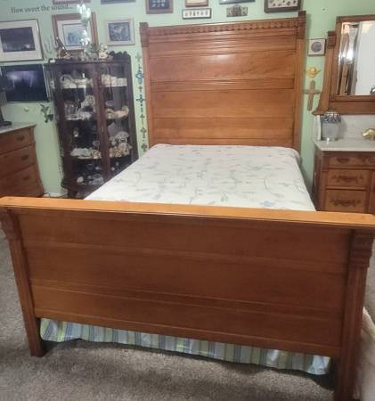 Antique Full Size Bedroom Set Maple 1