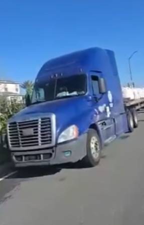 2019 Freightliner Cascadia 1